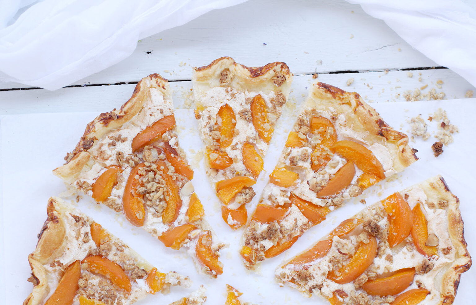 Tarta de albaricoques y granola