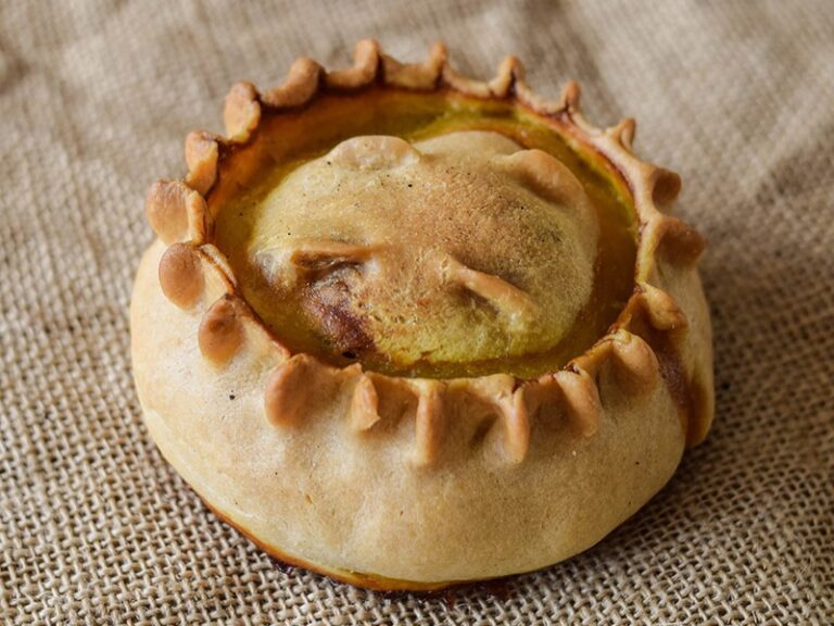 Empanada de pollo al curry